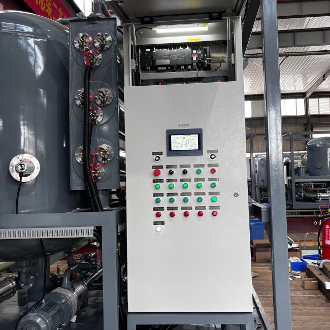 Weatherproof Water ≤50ppm Enclosure Particulate Removal Oil Filtration with Roots Pump