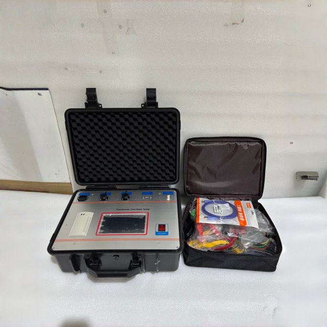 Smart Operation Portable Transformer Turn Ratio Tester Transformer Testing Instruments for Transformer Maintenance