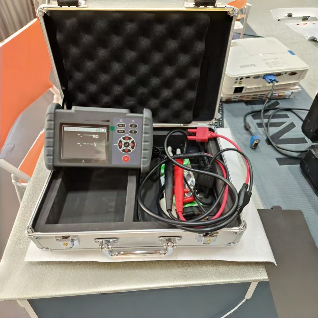 Handheld Portable Battery Internal Resistance Tester for Battery Maintenance
