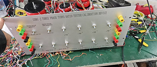 三相校准测试仪半成品照 2